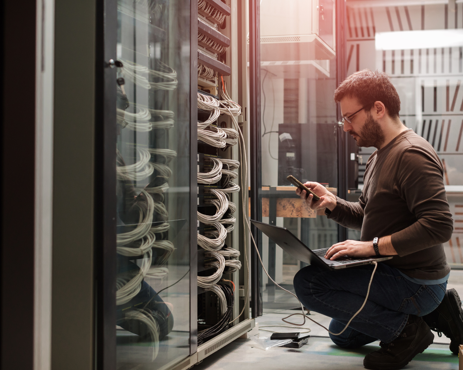 Ein eigener IT-Spezialist oder IT-Outsourcing?